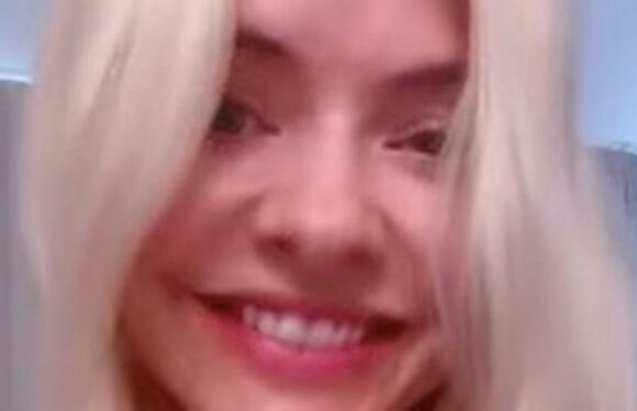 Holly Willoughby goes make-up free as she shows off Halloween-themed manicure