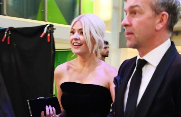 Holly Willoughby supported by husband at NTAs as Philip Schofield makes low-key arrival