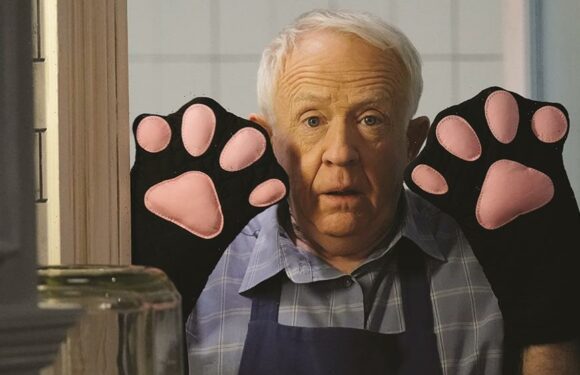 How ‘Call Me Kat’ Paid Tribute to Leslie Jordan in Thursday’s Episode