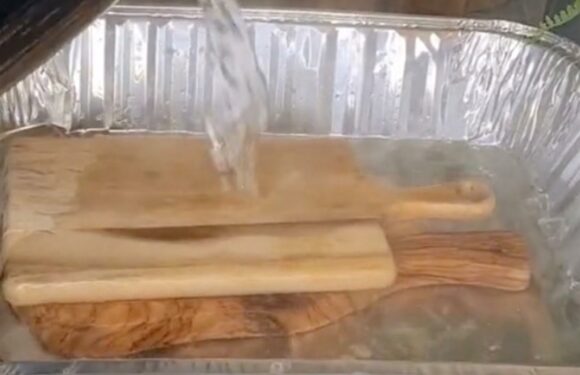 I find it so hard to clean wooden cutting boards but my hack makes it so easy you won’t need to even scrub | The Sun