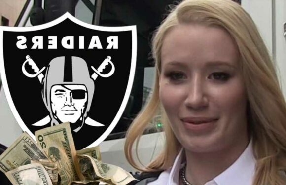 Iggy Azalea Rips Raiders Reporter for Criticizing Halftime Performance