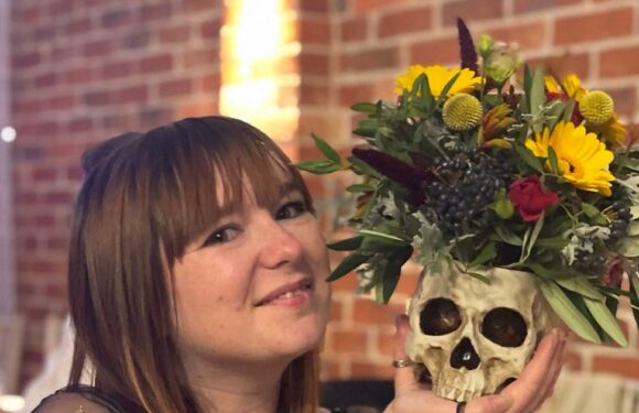 Inside life of modern day witch who does magic and tarot readings down the pub