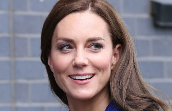 Kate Middleton looks like a supermodel in vintage Chanel