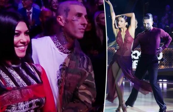 Kourtney Kardashian reacts to Charli DAmelios DWTS performance