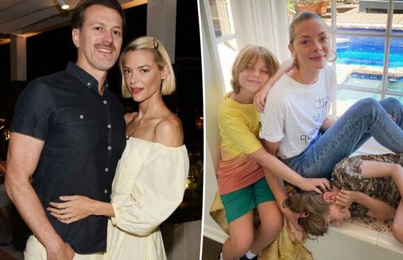 Kyle Newman says he’s broke, claims ex Jaime King won’t pay him support