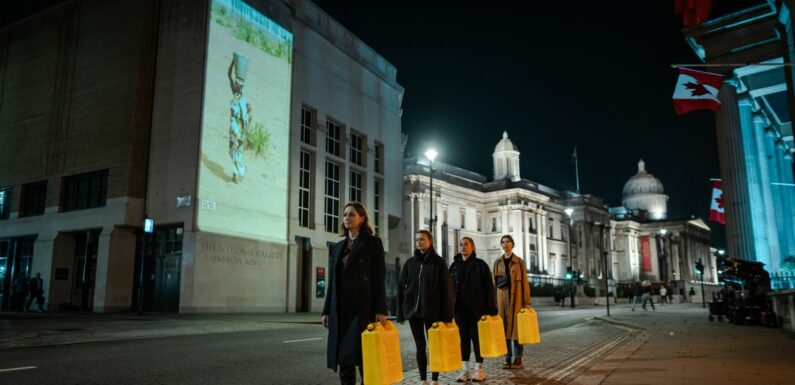 London landmarks lit up to highlight those who do not have clean, safe water