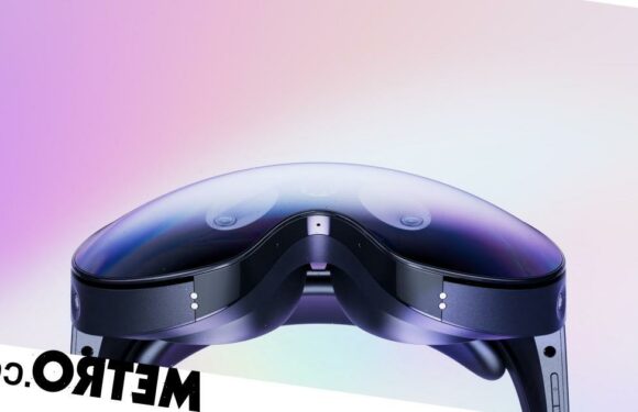 Mark Zuckerberg unveils new Quest Pro headset, mixing real and virtual worlds