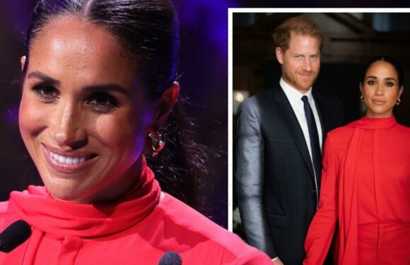 Meghan and Harry defended over portrait release
