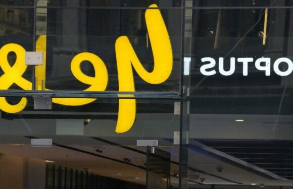 Optus ‘urgent updates’ leave customers guessing