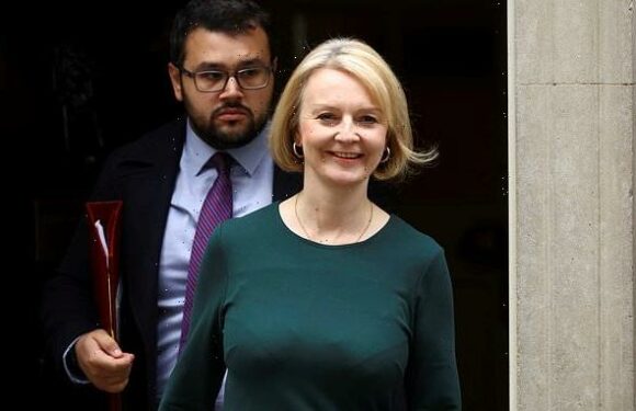 PM 'suspends senior aide Jason Stein' amid row over No10 briefings