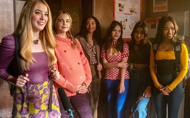 Pretty Little Liars: Summer School Teased as New Title for Season 2