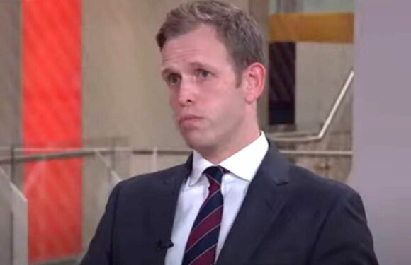 Putin to lose 15,000 troops as army forced to surrender, expert says