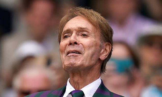 Sir Cliff Richard will front festive TV special on BBC