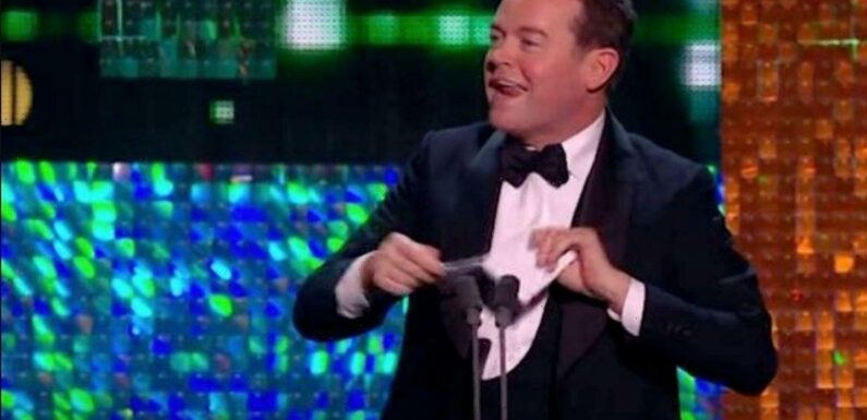 Stephen Mulhern tears up Ant and Dec’s script as he collects their NTA award