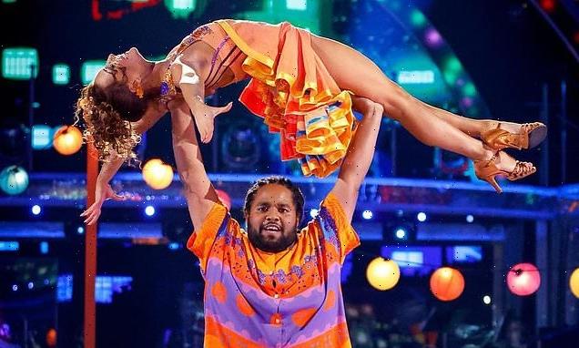 Strictly Come Dancing's Hamza Yassin perfected move by caber-tossing