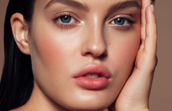 This £8 dupe for Charlotte Tilbury Pinkgasm Beauty Light Wand is going viral on TikTok