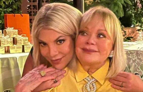 Tori Spelling and Mom Candy Texting Every Day After Reconciliation
