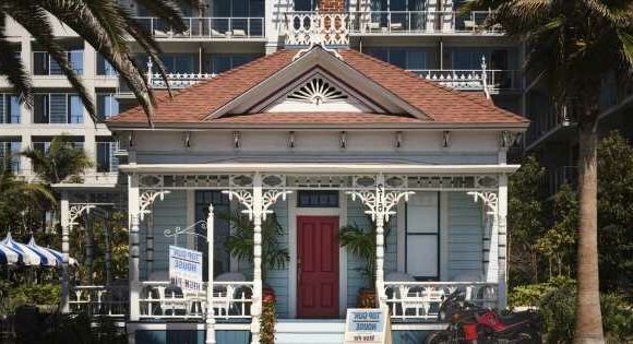 You Can Visit the House From "Top Gun" and Get the Full Pilot Experience