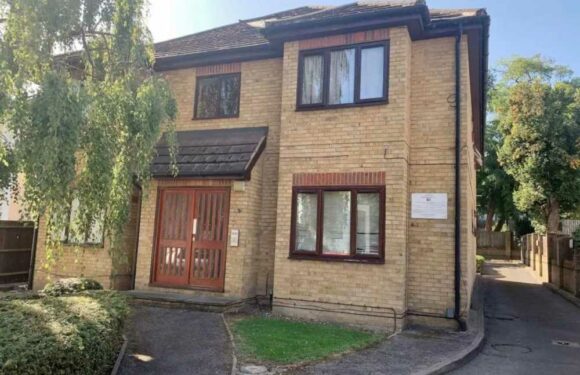 You could buy London flat with a yard & parking for £165k – but there’s a catch | The Sun