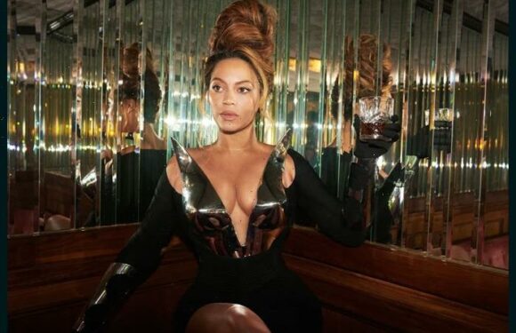 Beyoncé Among Big Winners At 2022 Soul Train Awards