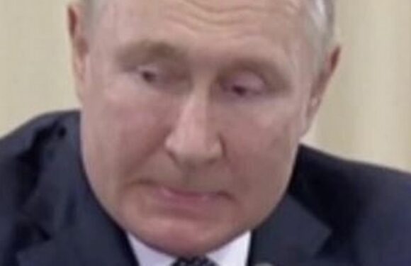 ‘Critically ill’ Putin wheezes in meeting after being spotted with purple hands