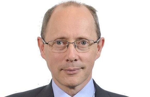 Delaying cap on care costs is 'cruel', says man who designed policy