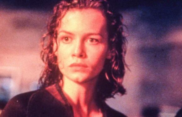 Dr. Susan McCallister In 'Deep Blue Sea' 'Memba Her?!