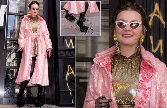 Fake heiress Anna 'Delvey' Sorokin steps out of apartment in ankle tag