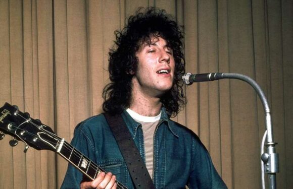 Fleetwood Mac Co-founder Peter Green Dead at 73