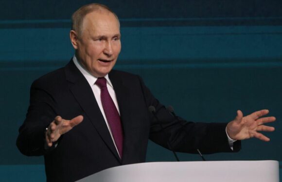 Kremlin sends elite Russian paratroopers to the frontline