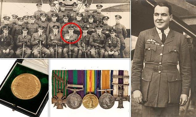 Medals of WW1 ace who took on 12 German planes at once are on sale