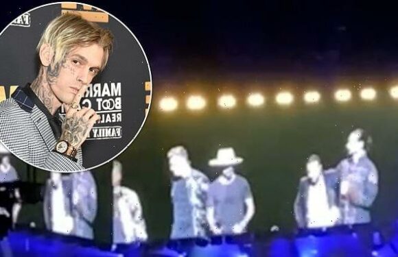 Nick Carter breaks down in tears on stage after brother Aaron's death