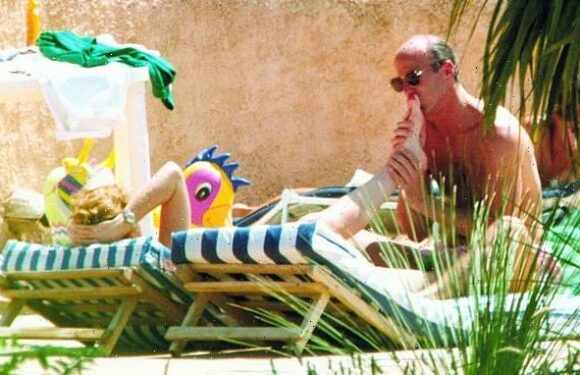 Prince Andrew held secret crisis talks with Fergie's toe-sucking ex