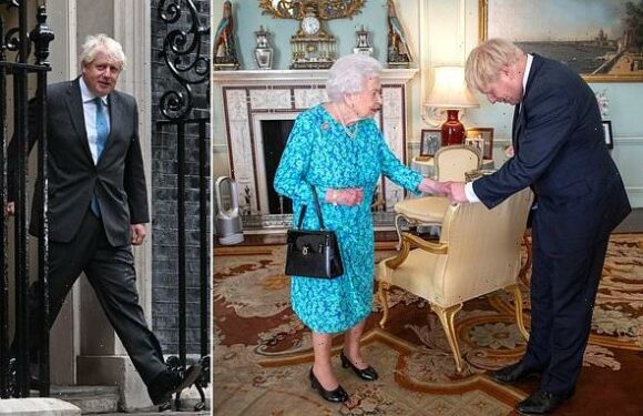 Queen would have stopped Boris Johnson's snap election, book claims