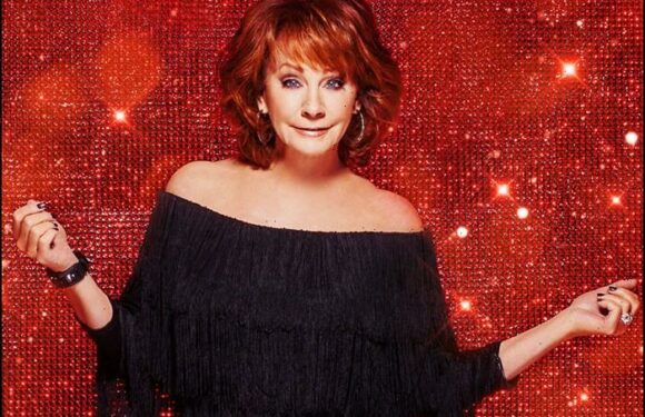 Reba McEntire Postpones Shows After Being Advised To Go On Vocal Rest