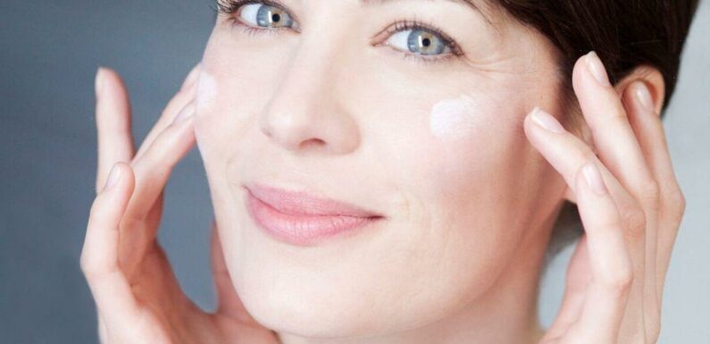 Skincare expert on how to ‘eliminate fine lines & wrinkles’ in minutes