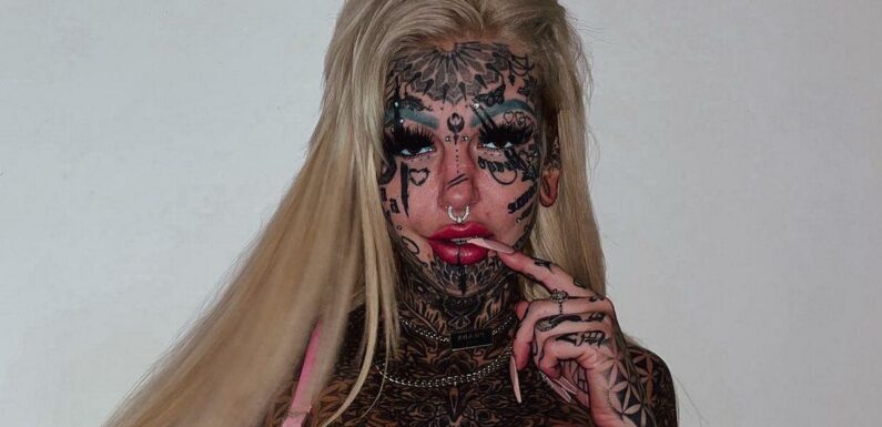 Tattoo model goes nude to flaunt ink that covers almost every inch of skin