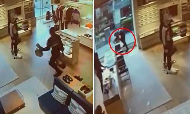 Thief runs into glass door at LV with $18,000 of handbags