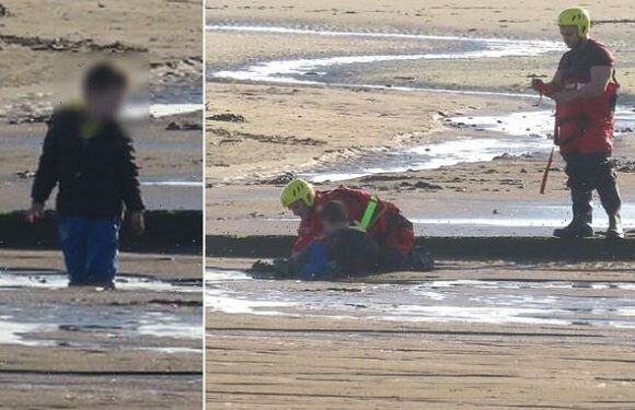 Woman and two children are rescued from quicksand on a Somerset beach