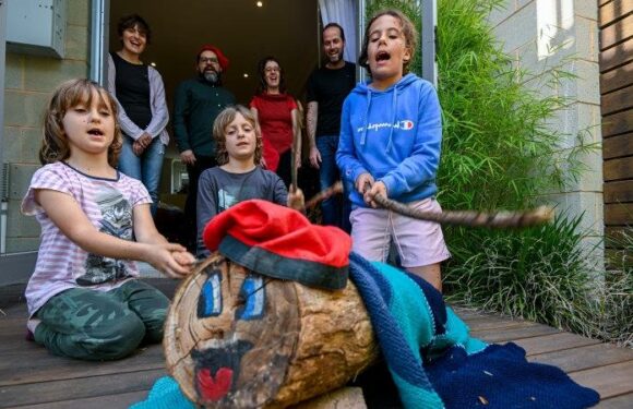 A log that poos gifts and a KFC dinner: Melburnians’ unique festive traditions
