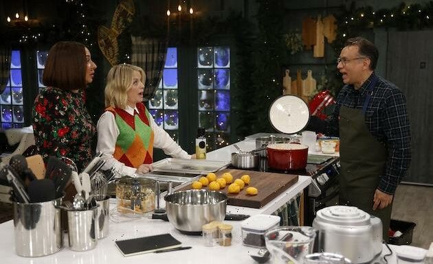 Amy Poehler and Maya Rudolph Whip Up Excitement for Baking It Season 2 and Celebrity Special — Watch Video