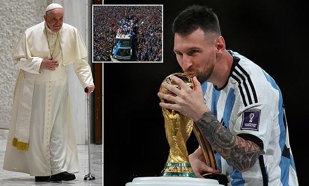 Argentinian-born football fan Pope Francis MISSED  World Cup victory