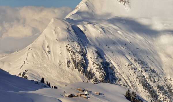 Austria avalanche: 10 people buried under mountain of snow