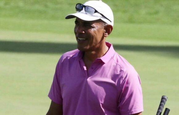 Barack Obama Spotted Golfing In Hawaii Ahead Of The Holidays