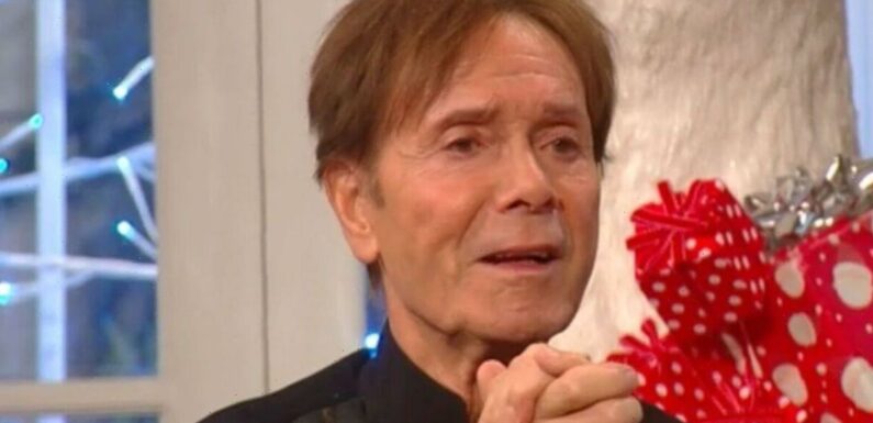 Cliff Richard distracts fans as he says ‘never thought I’d age to 50’
