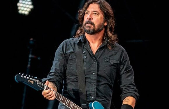 Dave Grohl Kicks Off Hanukkah Sessions With Cover Of Blood, Sweat & Tears Spinning Wheel