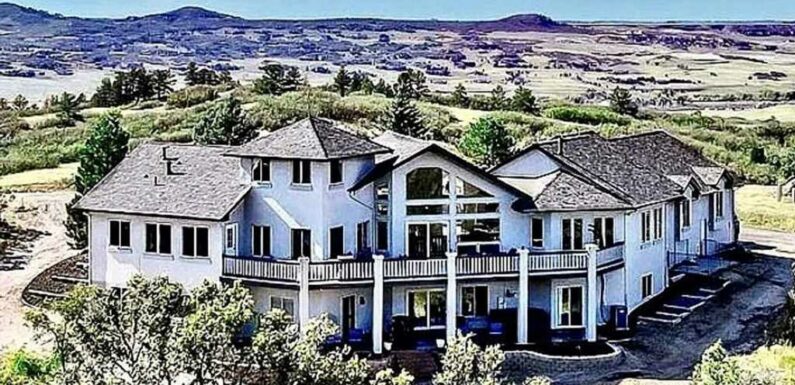 Dog the Bounty Hunter Selling Colorado Mansion