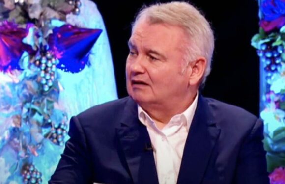 Eamonn Holmes admits hes suffering as host reaches out for help