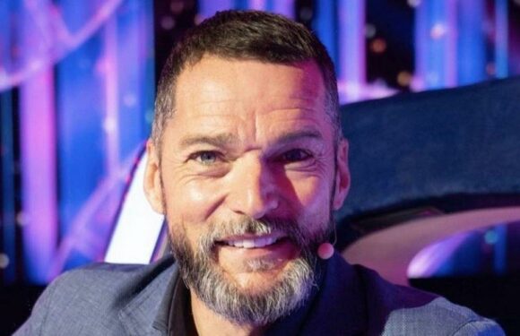 First Dates star Fred Sirieix undergoes double knee surgery as he shares pic from hospital