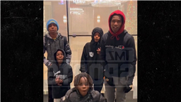 Floyd Mayweather Hands Out $1,000 To Five Kids For Early Christmas Present